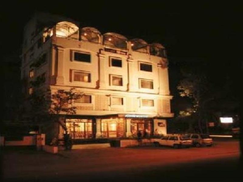 Hotel Parth Residency à Ahmedabad Extérieur photo