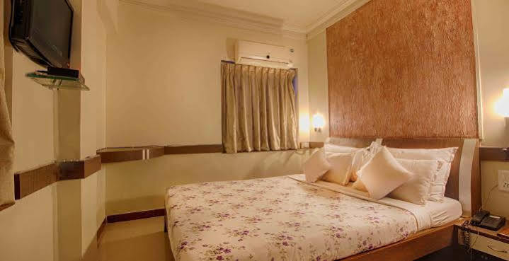 Hotel Parth Residency à Ahmedabad Extérieur photo