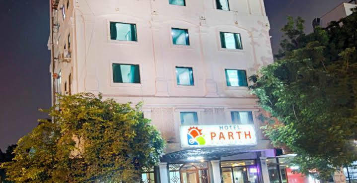 Hotel Parth Residency à Ahmedabad Extérieur photo