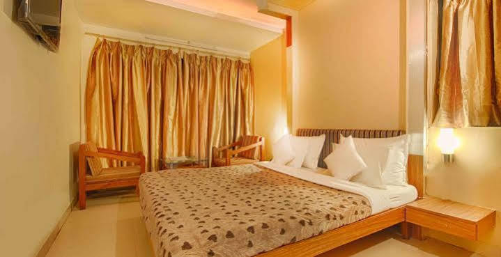 Hotel Parth Residency à Ahmedabad Extérieur photo